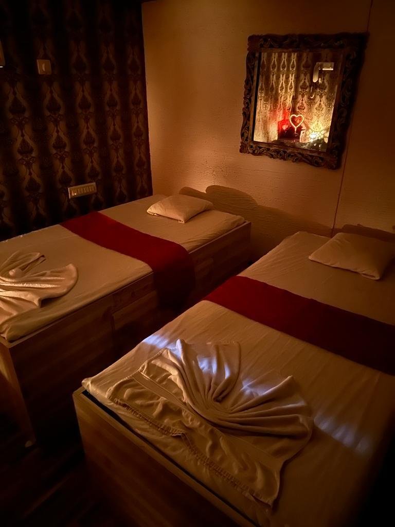 spacious spa room in Bandra